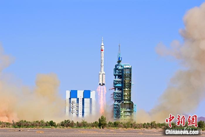 汪江波 摄