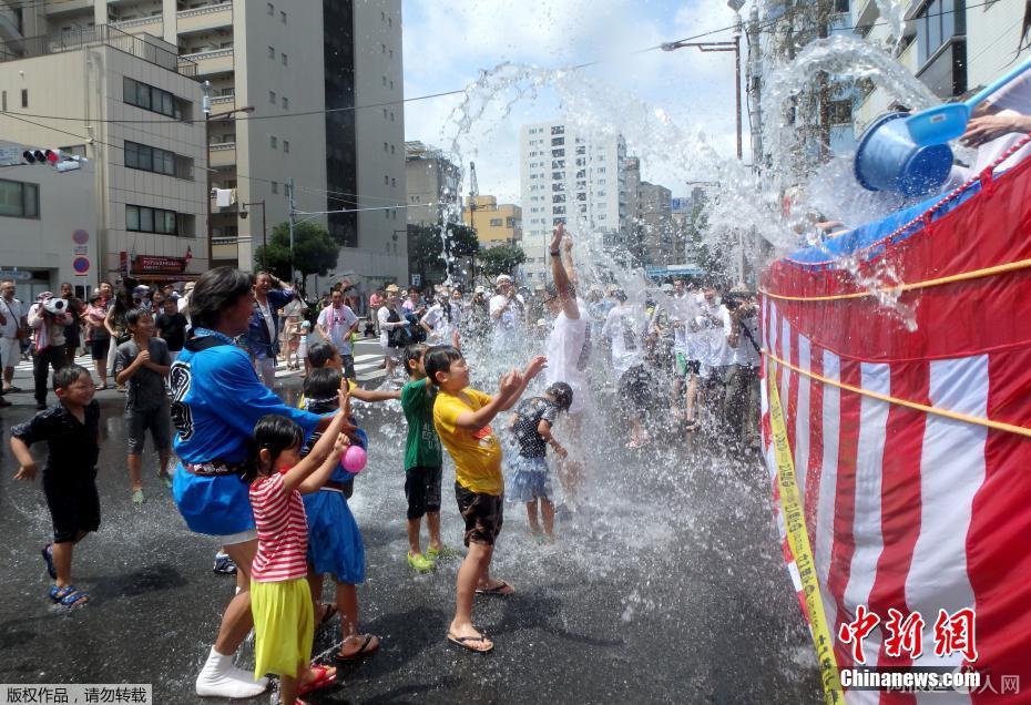 资料图：日本深川八幡祭庆典