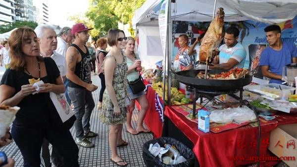 gazebos-ofrecian-comidasFoto-Nestor-Sieira_CLAIMA20150320_0881_27.jpg