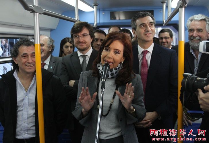 0304_cristina_trenes_g7_dyn.jpg_1853027552.jpg