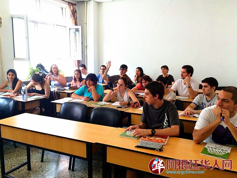 汉语课上的同学们(1).jpg