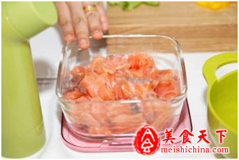 三文鱼彩椒串