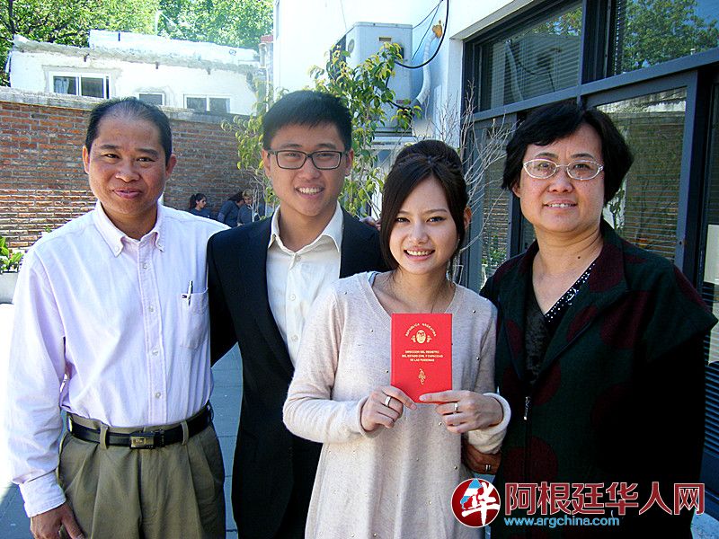 1，全家福.JPG