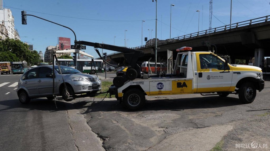 acarreo-autos-multas-transito-mal-estacionamiento-caba-1920