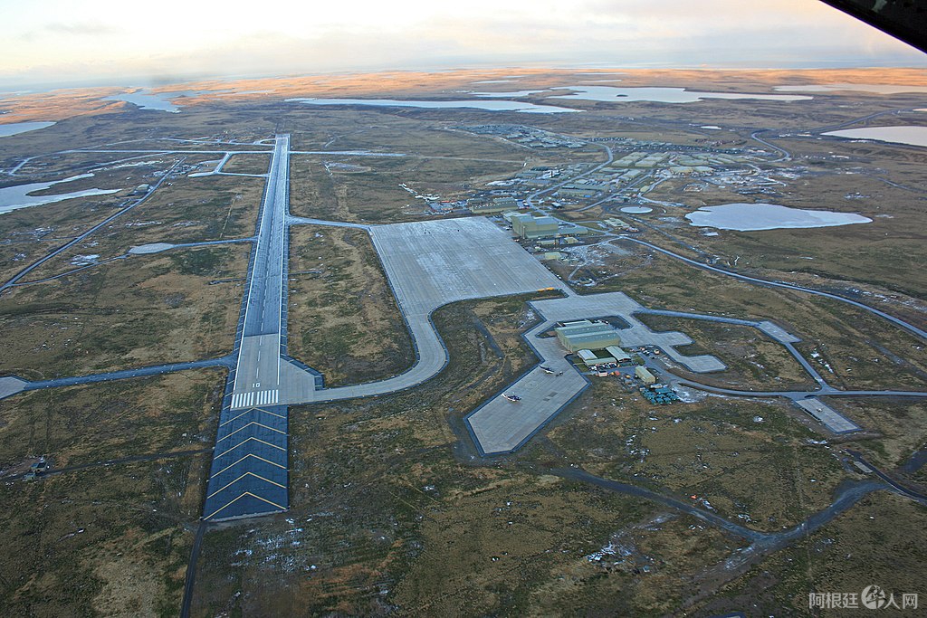 1024px-Mount_Pleasant_Airport_-_Donald_Morrison