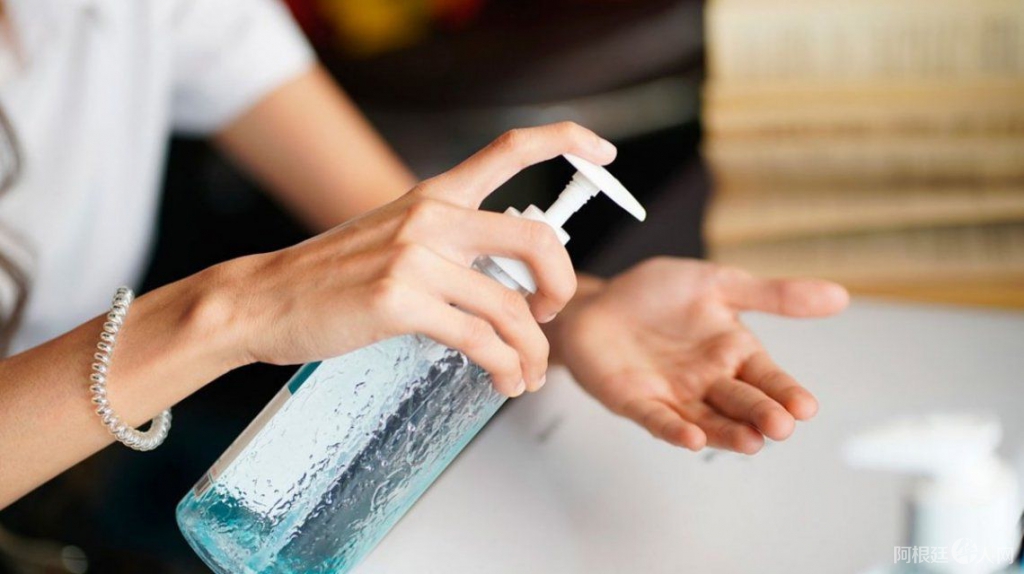 la-anmat-prohibio-la-venta-un-alcohol-liquido-y-gel