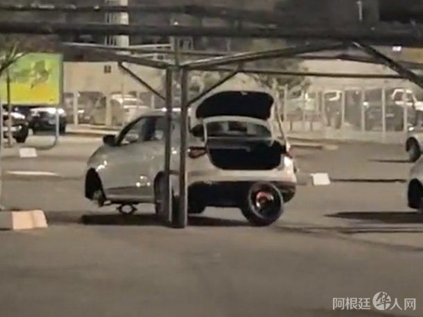 robo-ruedas-carrefor-avellaneda