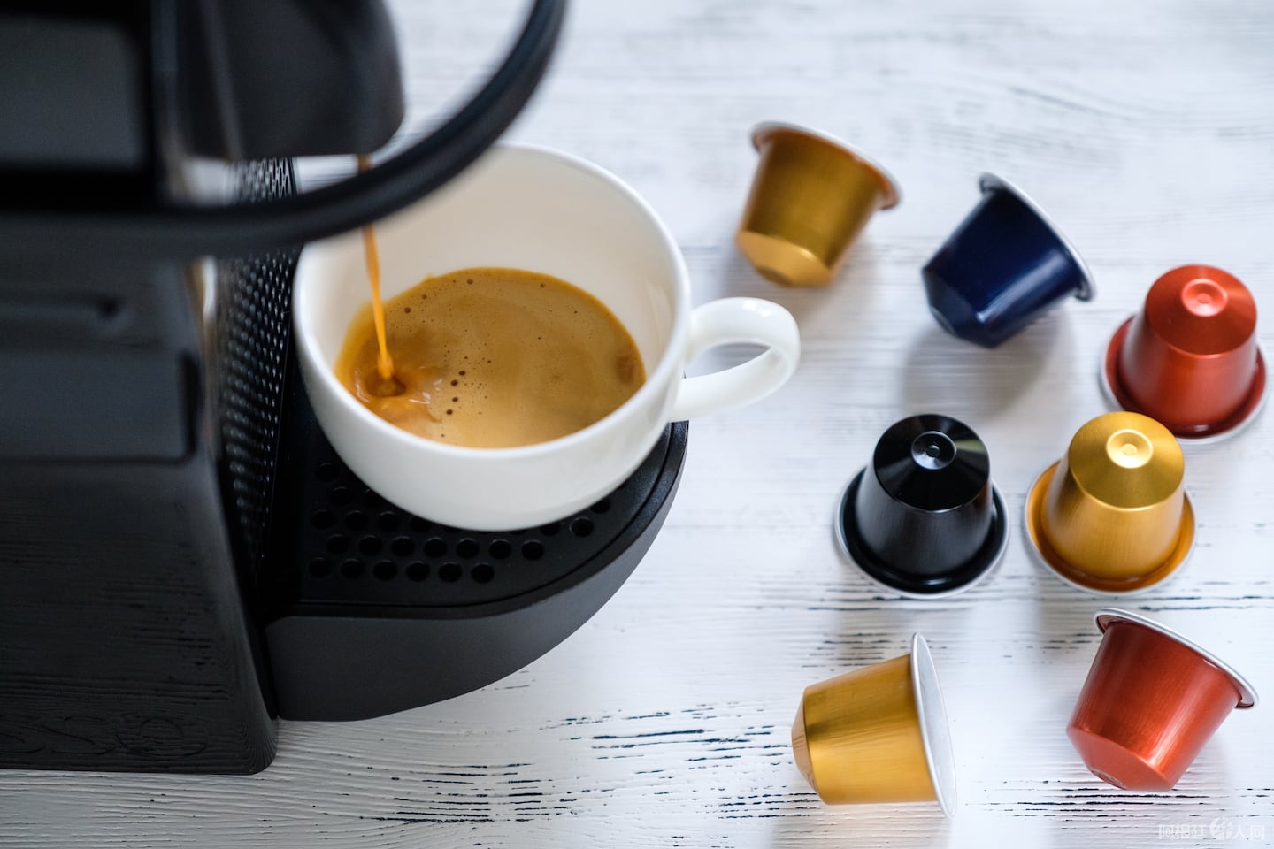 espresso-preparation-capsule-coffee-machine-JEWKVGUDDZE5XGSAFPBULN5VOA