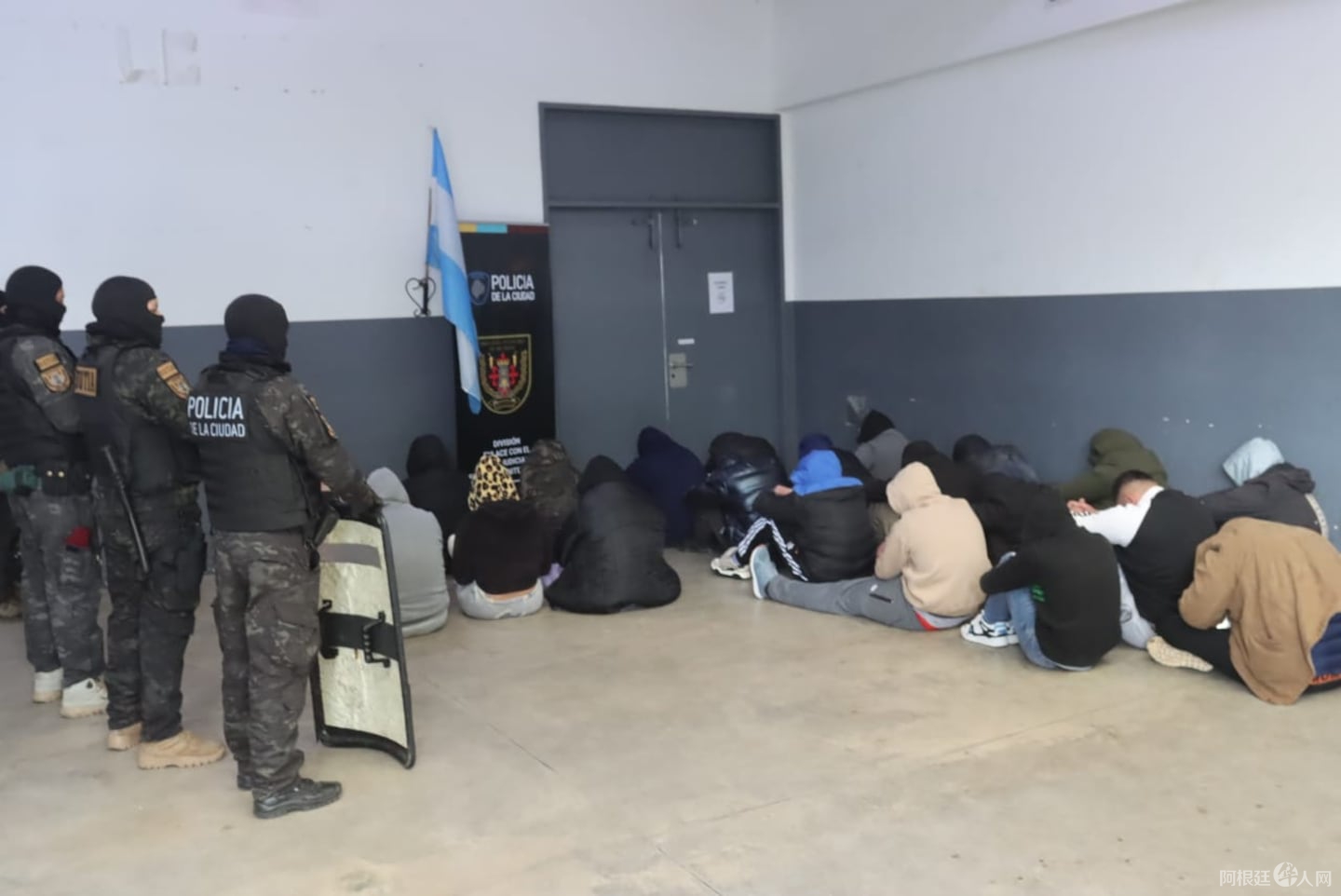 en-total-fueron-detenidos-27-sospechosos-foto-tn-RYDMKLFXZ5CKJDXBZ5GQCZWJBI