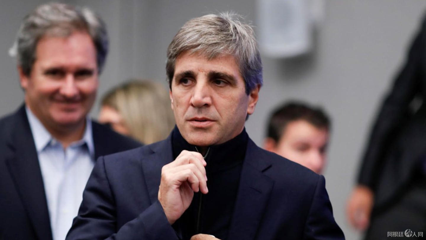 caputo-ratifico-que-el-banco-central-seguira-vendiendo-dolares-para-evitar-sobresaltos-foto-na-TYUU5FDLSZCE5CBC225AD4MEIY caputo-ratifico-que-el-banco-central-seguira-vendiendo-dolares-para-evitar-sobresaltos-foto-na-TYUU5FDLSZCE5CBC225AD4MEIY