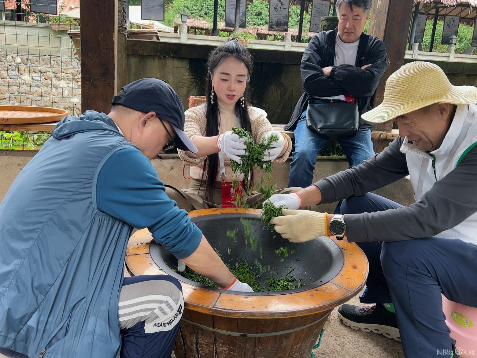 6ded8bd59a96b2c1cc7cb5d4f4cec1e3